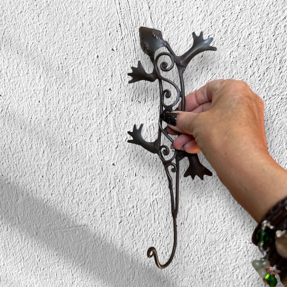 Metal lizard wall hanger reptiles 10” long - Picture 3 of 6